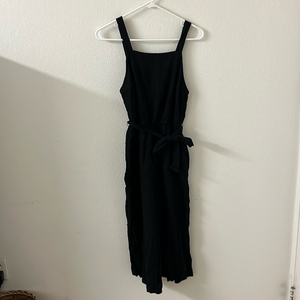 Black apron front wide leg romper size xs